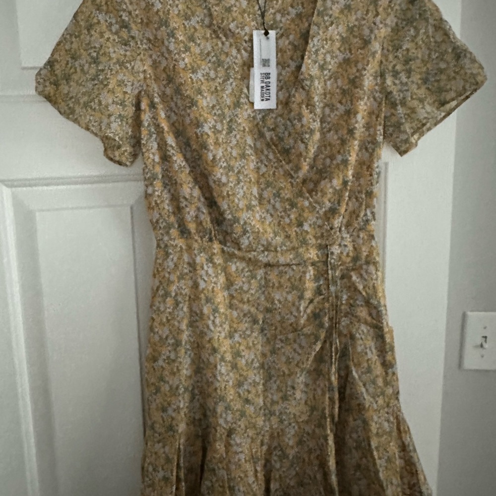 BB Dakota Yellow Floral Midi Dress